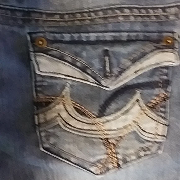 Baccini Bermuda Denim Shorts - Picture 9 of 11